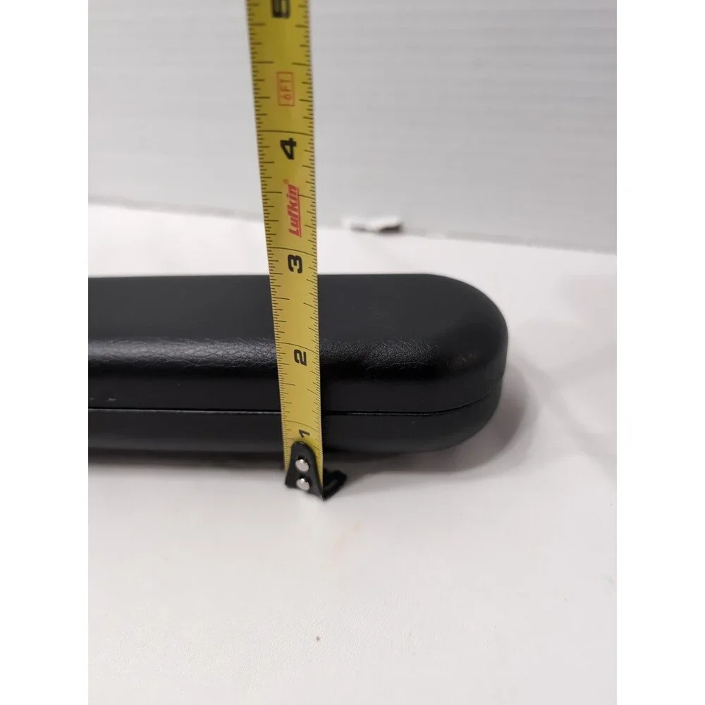 OAKLEY BLACK  AUTHENTIC HARD CLAMSHELL SUNGLASSES/ EYEGLASSES CASE